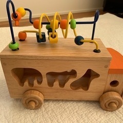 木製おもちゃ　トラック　ルーピング