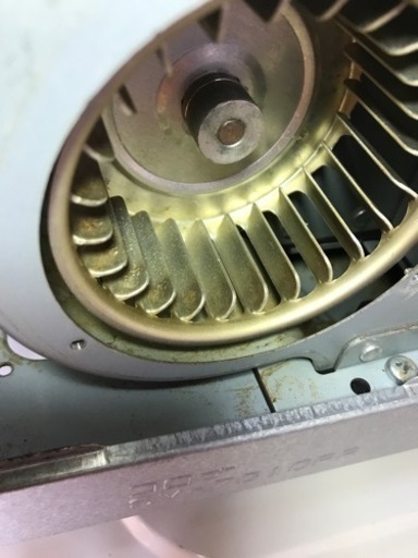煙突式ストーブ コロナ 煙突式 ポット式 石油ストーブ PRシリーズ 煙突式輻射 輻射 灯油 ストーブ 暖房機 寒冷地用 タンク別置き 大型  主に18畳用 SV-7022PR