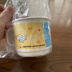 JAPAN AIRLINES 子供用カップとカップ入れ