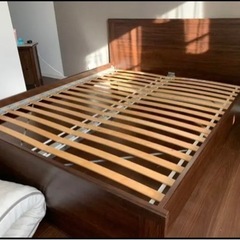 IKEA クイーンサイズベッド引き取りに来てくださる方
