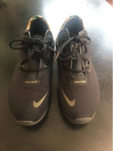 NIKE スニーカー