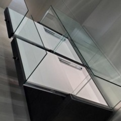 K16 ガラスショーケース　鍵付き！　一箇所欠け有り！　幅150×奥行60×高さ95cm プラクラ東区本町店