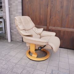 北欧ノルウェーのメーカーEKORNES(エコーネス)社のストレスレスチェアー レノです！リビングはもちろんシアタールームなどにおススメの北欧デザイン本革リクライニングチェアー♪CC118