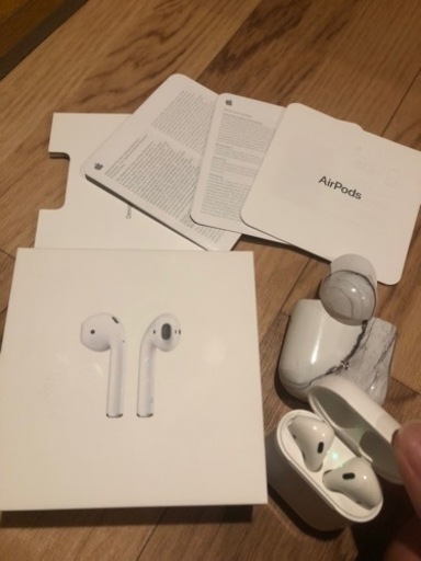 AirPods 第二世代　正規品　ケース付き