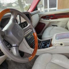 02 エスカレード