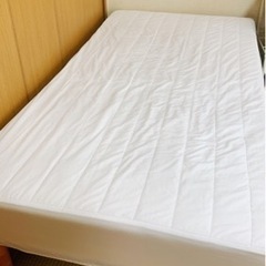 シンプルなシングルサイズベッド