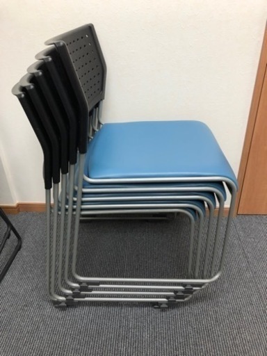 会議用椅子　連結可能　5脚　スタッキングチェア