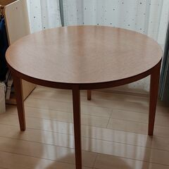 丸テーブル（天板直径105cm）