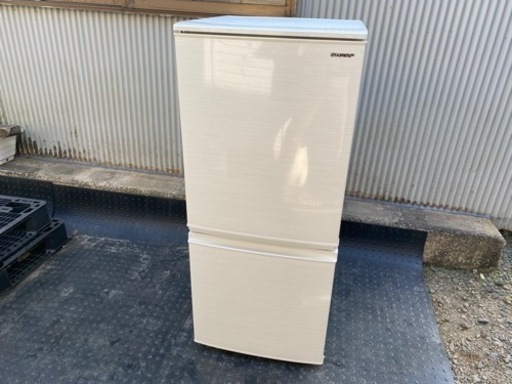 2019年製　SHARP シャープ　冷凍冷蔵庫　137L 冷蔵庫　SJ-D14E-W