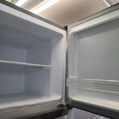 【リサイクルショップどりーむ天保山店】●52●　A-STAGE　２ドア冷蔵庫　2018年製　1～2暮らしに最適１３８L♪　RM-138LL02SL　直冷式　※トレイにワレあり