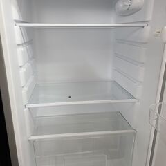 【リサイクルショップどりーむ天保山店】●52●　A-STAGE　２ドア冷蔵庫　2018年製　1～2暮らしに最適１３８L♪　RM-138LL02SL　直冷式　※トレイにワレあり
