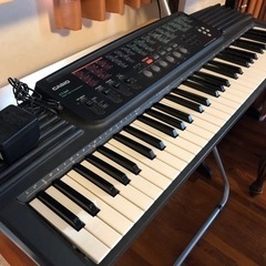 カシオ　CT-647 電子ピアノ