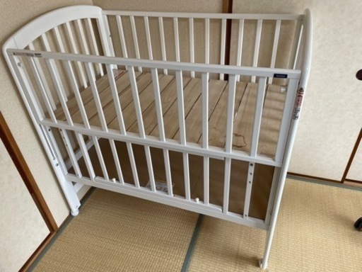 ［週末お値引き♪】カトージ　ベビーベッド  ハイポジションアーチ