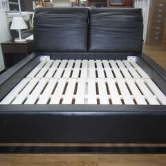 R092 高級感 革調ヘッドクッションダブルサイズ フレームのみ、横幅160cm 美品