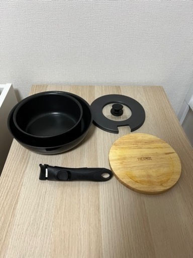 【取引中】THERMOSサーモス　取っ手のとれるフライパン5点セット　鍋　IH対応