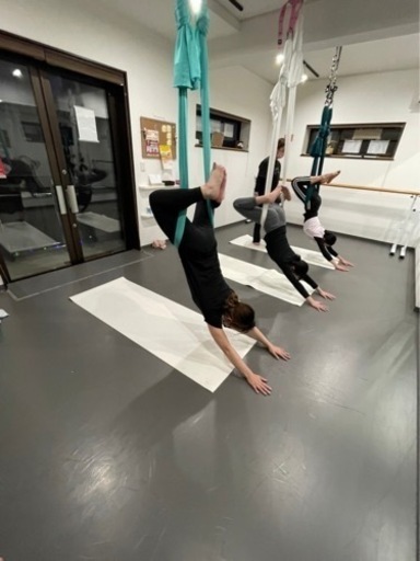 エアリアルヨガ体験レッスン オーシャン ハート マサミバレエ 平和台のヨガの生徒募集 教室 スクールの広告掲示板 ジモティー