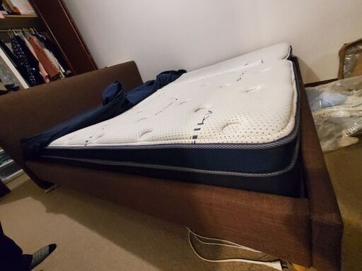 横180のキングサイズのベッド