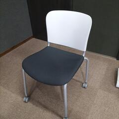 【ネット決済】椅子 1脚 100円。残り14脚あります
