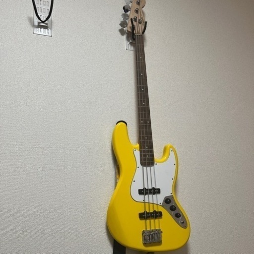 fender squire ベース　きれいです