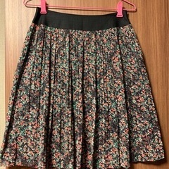 小花柄スカート