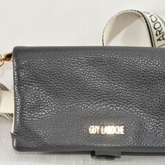 ★GUY LAROCHE 財布