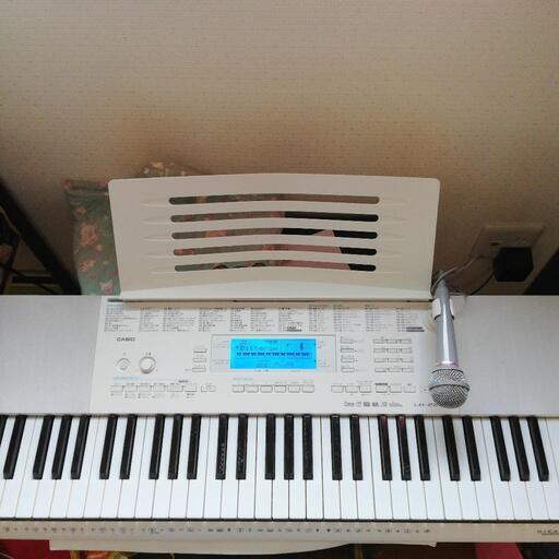 カシオ　電子キーボード　LK-221