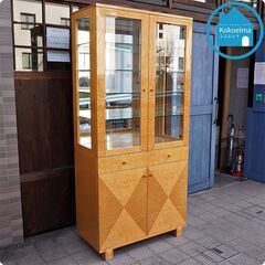 IDC OTSUKA(大塚家具)の人気シリーズSPLENDOR(スプレンダー)のキュリオケースです。稀少なバーズアイ・メープルを使用した高級感は上品で洗練された印象に。本棚や食器棚などにも。CC130