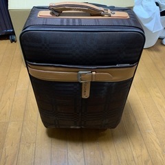 茶色のスーツケース