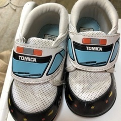 トミカ　男児　15センチ　靴