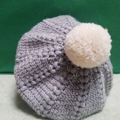 手編みのベレー帽子
