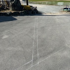 駐車場の白線引き　引き直し補修致します❗️