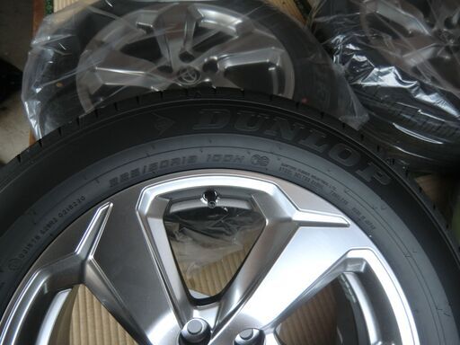 純正タイヤ・アルミホイール4本セット トヨタRAV4新車取り外し