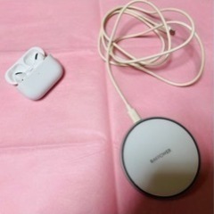 Apple ワイヤレスイヤホンと急速充電器