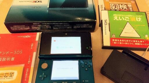 (お渡し済みです)[中古]任天堂3DSエメラルドグリーン 箱 説明書・ソフト2本付