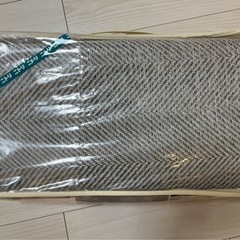 ニトリ ウレタン入りジャガード織りラグ(200X240)