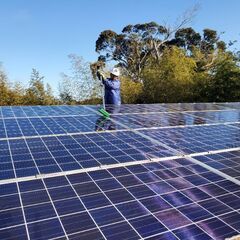 太陽光発電所、パネル洗浄、除草作業 − 千葉県