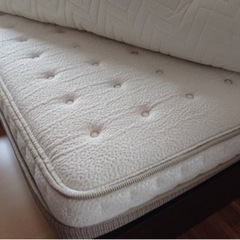 【値下げ】ニトリ　クイーンサイズベッドフレーム＋マットレス