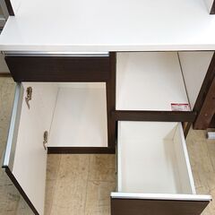 ニトリ NITORI キッチンボード 2枚ガラス扉 耐震ロック扉 ツートン