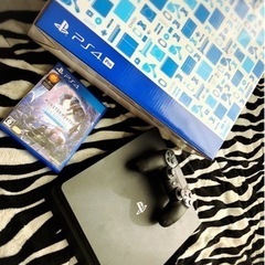 【取引中】値下げ！【美品】プレステ4 ＋ ソフト1とヘッドセット付き！