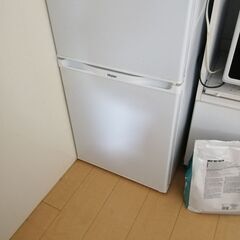 冷蔵庫（＋冷凍庫）　単身用・２ドア　譲ります