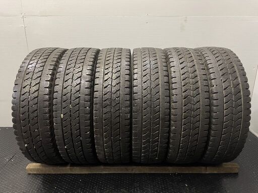 BS　W979　205/70R17.5　115/113L　LT　2018年　中古4本　溝あり ◇BS スタッドレス W979 205⁄70R17.5 115⁄113L 205⁄70⁄17.5 205 70
