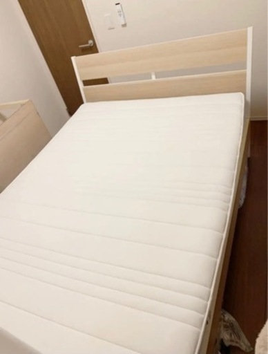 IKEA イケア　ダブルベッド　ベッドフレーム　マットレス