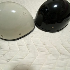 ヘルメット　黒　白