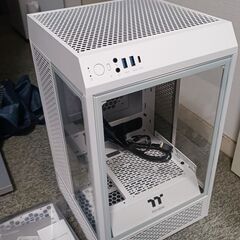 thermaltake the tower100　ホワイト