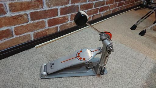 P-930 POWERSHIFTER DEMON STYLE SINGLE PEDAL\nPearl\n定価：¥13000