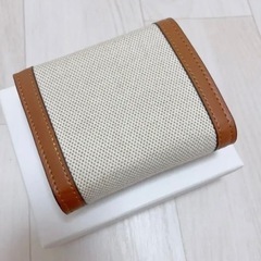 セリーヌ三つ折財布