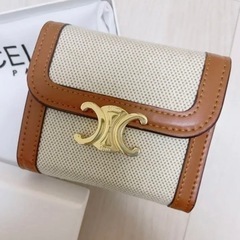 セリーヌ三つ折財布