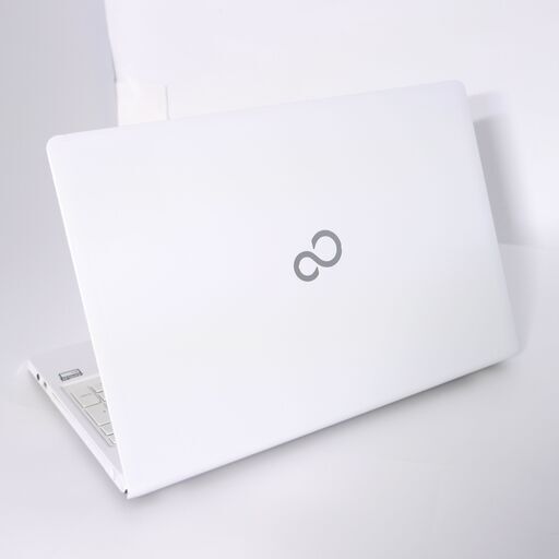 新品高速SSD 中古美品 ホワイト ノートパソコン 15.6型 富士通 AH30/B1 AMD 4GB DVDマルチ 無線 WiFi Bluetooth カメラ Win10 Office 新品高速SSD WiFi有 ノートパソコン 15.6型 富士通 AH30/B1 中古良品