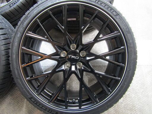 未使用品！プリウス等 TRD TF9 18×7.5J +48 パイロットスポーツ4 215 