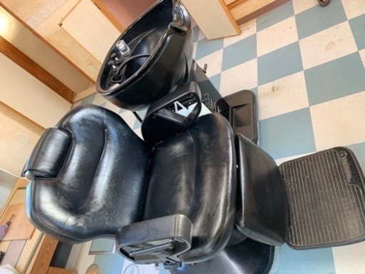 理容椅子2台＆シャンプー台